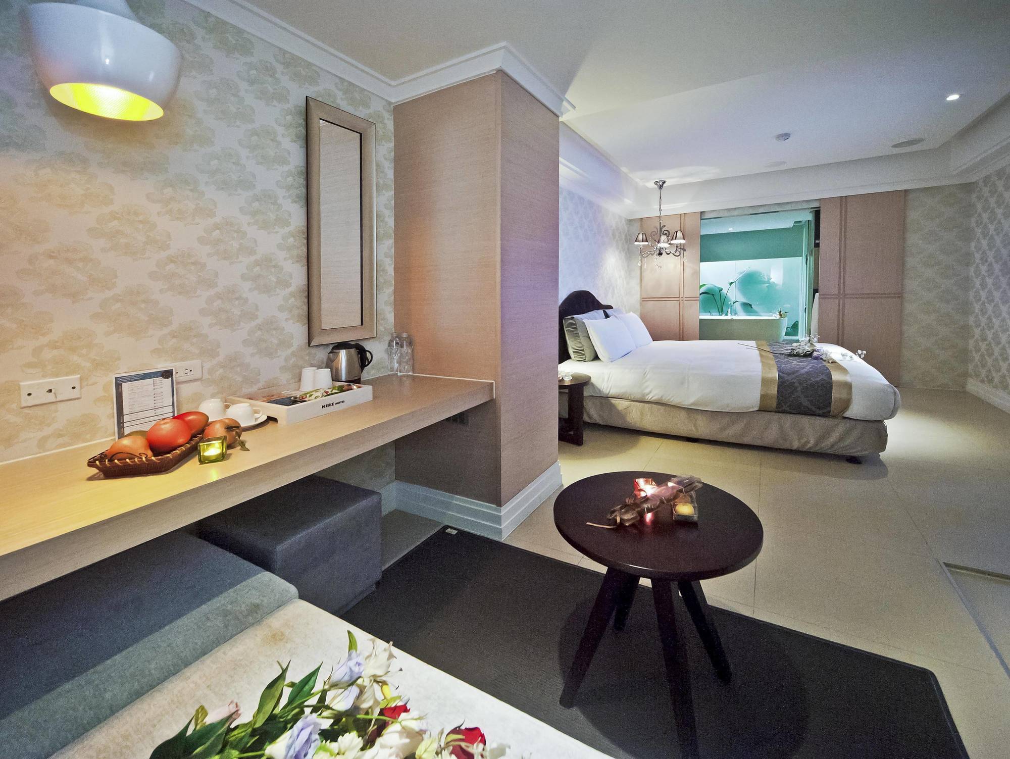 Herz Motel Taichung Exterior photo