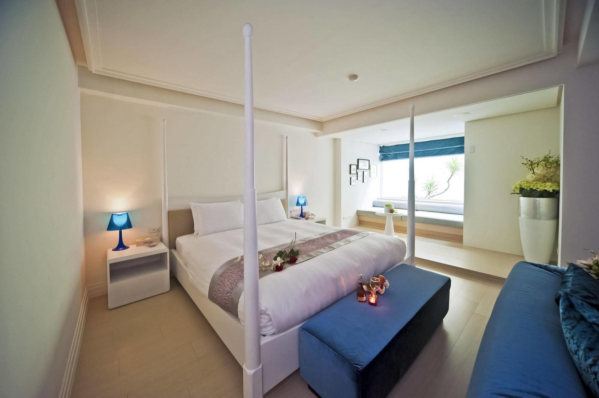 Herz Motel Taichung Exterior photo