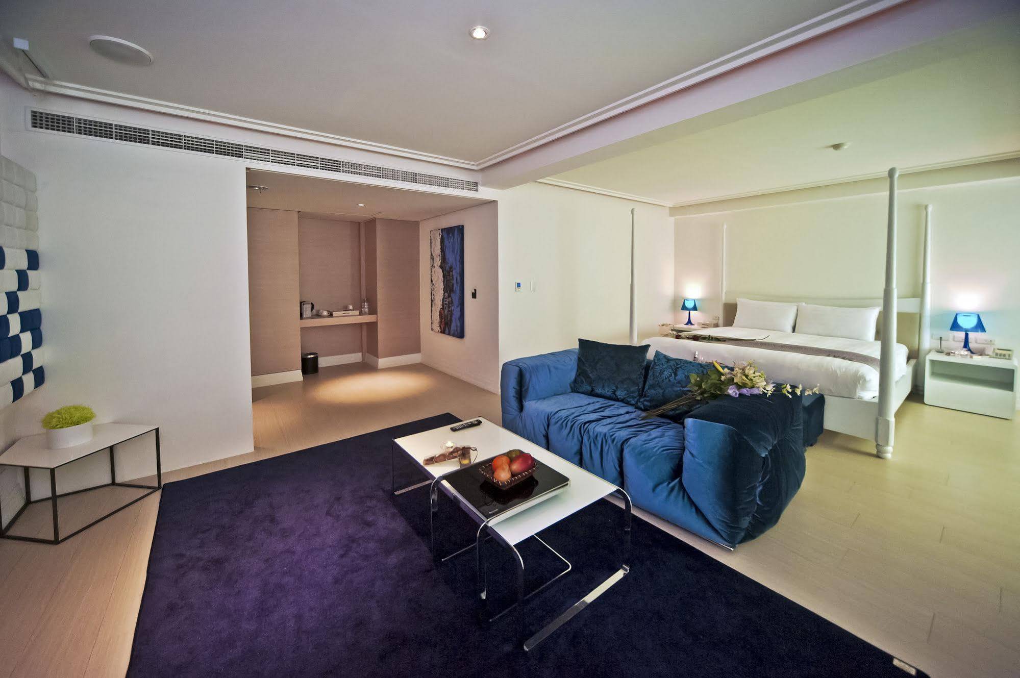 Herz Motel Taichung Exterior photo